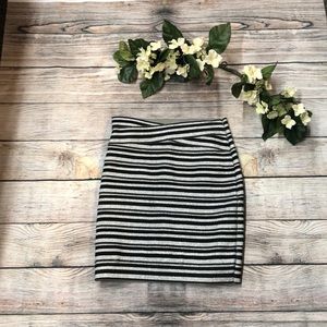 Lola size medium black & silver skirt